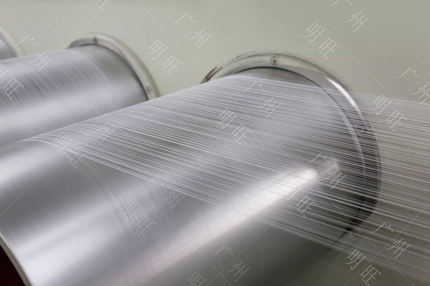 明旺擁有先進(jìn)的一體化刷絲生產(chǎn)線(xiàn)，刷絲年產(chǎn)量高達(dá)3000多噸